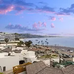 Beachfront Elegance Haven 1Bd Sleeps 2