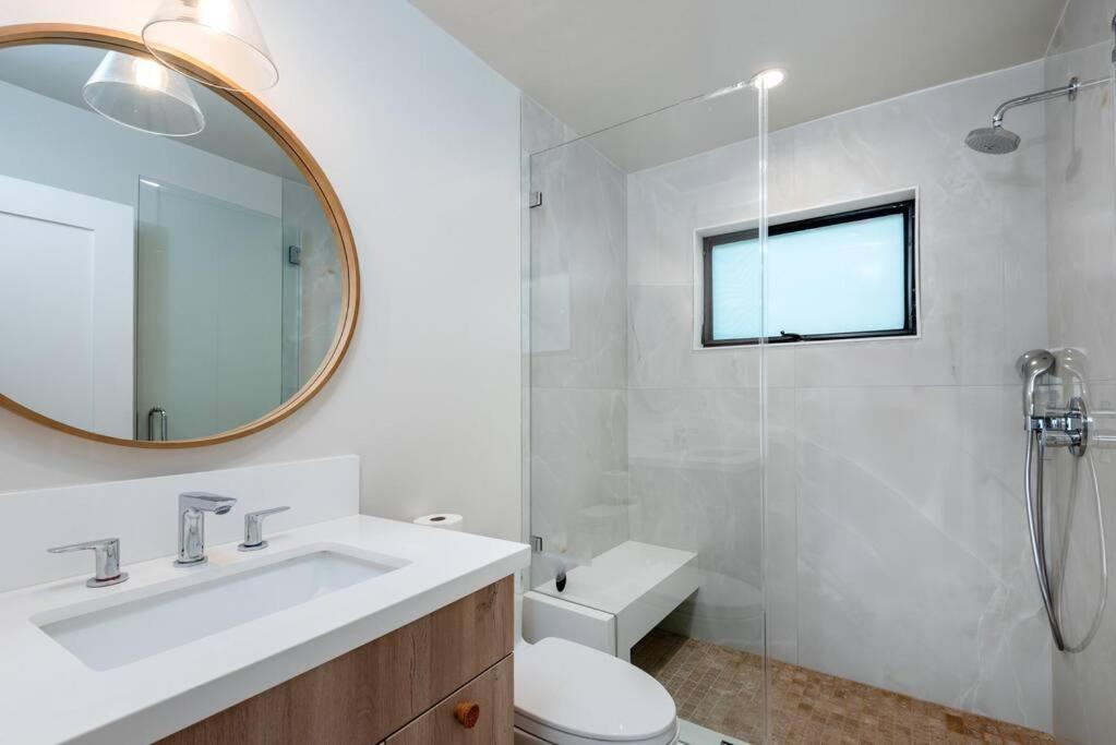 Beachfront Elegance Haven 1bd Sleeps 2 * Los Angeles